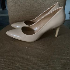 Calvin Klein size 7 pump, gently used please note photos, lots of life left!